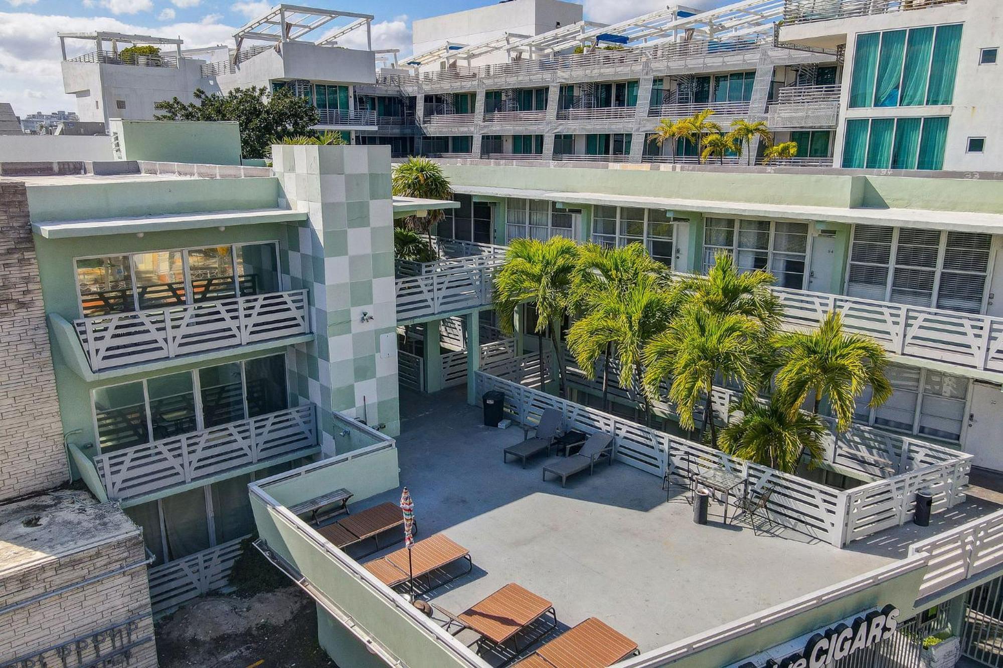 Beachy 1 B/R, W/2 Queen Beds, On Ocean Drive Beach マイアミビーチ エクステリア 写真